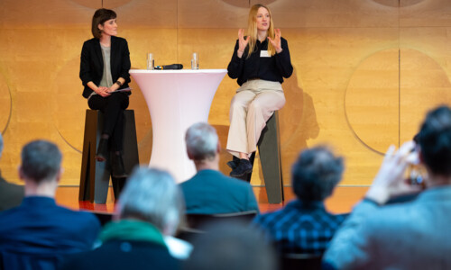 Sarah Triller, BIOPRO Baden-Württemberg GmbH, im Interview mit Anne Vogler, Leiterin Industrie des IPH – Institut für Integrierte Produktion, Hannover gemeinnützige GmbH